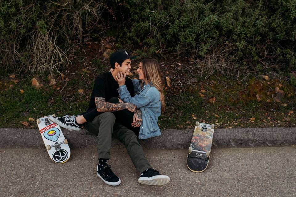 SKATEBOARDING COUPLES SESSION