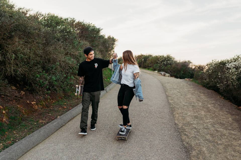 SKATEBOARDING COUPLES SESSION