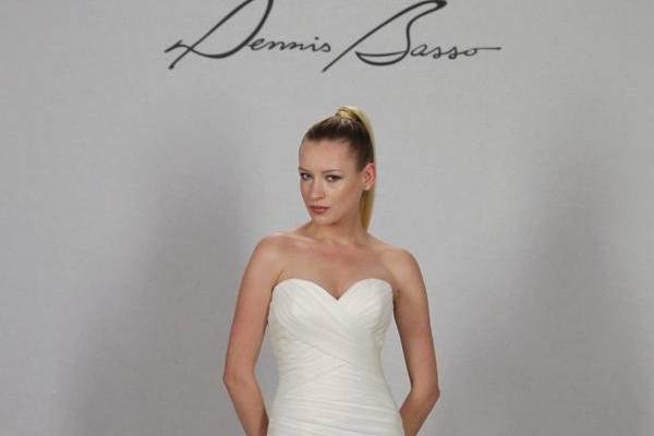 Dennis Basso 1146
Strapless mermaid gown in organza