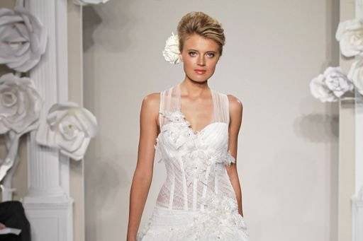 PNINA TORNAI
Sweetheart A-line Gown in Chantilly Lace