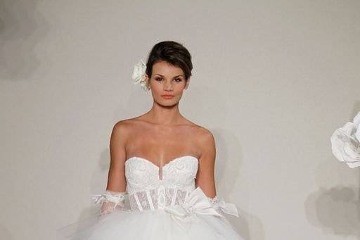 PNINA TORNAI
Sweetheart Princess Ball Gown in Chantilly Lace