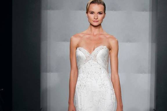 MARK ZUNINO
Sweetheart Sheath Gown in Beaded Lace