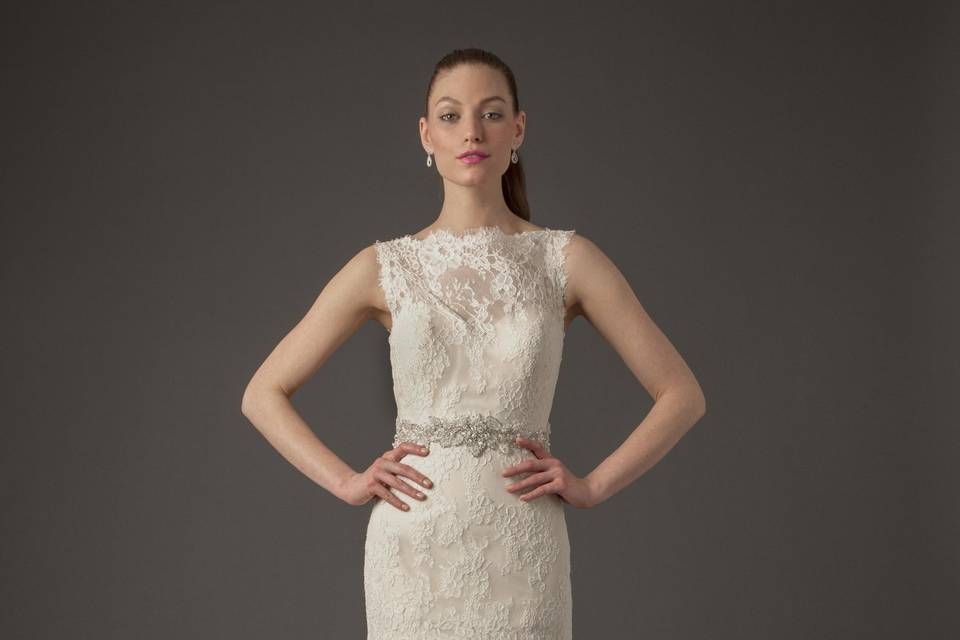 V-Neck Sheath Gown in Silk Chiffon
This sheath gown features a v-neck neckline with an empire waist in silk chiffon and beaded embroidery. It has a sweep train and cap sleeves. This gown is Exclusive to Kleinfeld Bridal.
Style Number: 113042