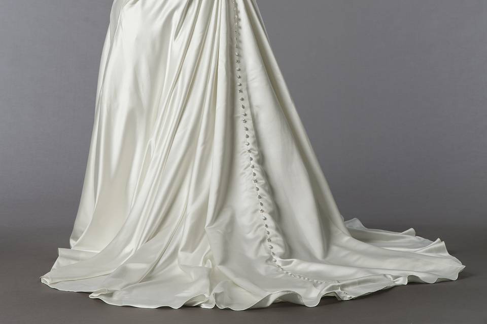 Dina Davos for Kleinfeld	Style	KW110	<br>	Off White, square neckline A-line