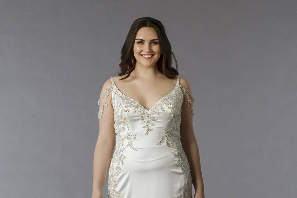 Dina Davos for Kleinfeld	Style	KW113	<br>	Off White, satin sheath