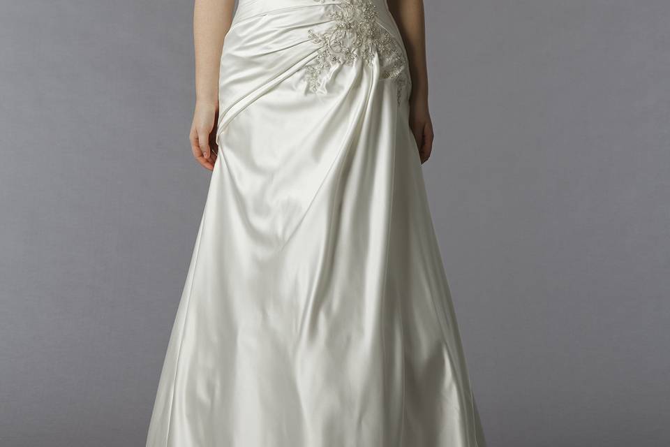 Dina Davos for Kleinfeld	Style	KW114	<br>	Off White, satin beaded and embroidered A-line