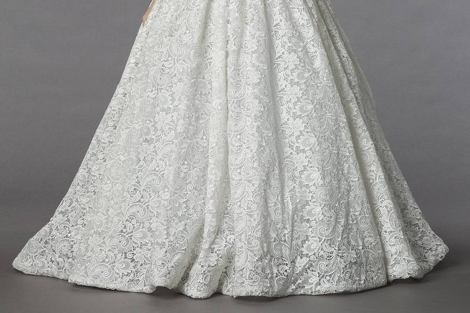 Pnina Tornai	Style	4247	<br>	Off White, lace ball gown