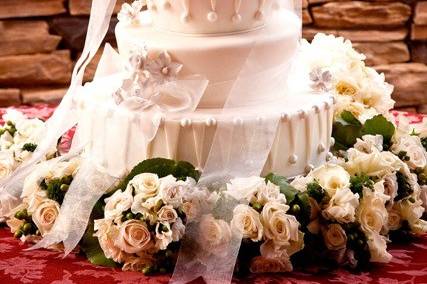 Elegant wedding cake