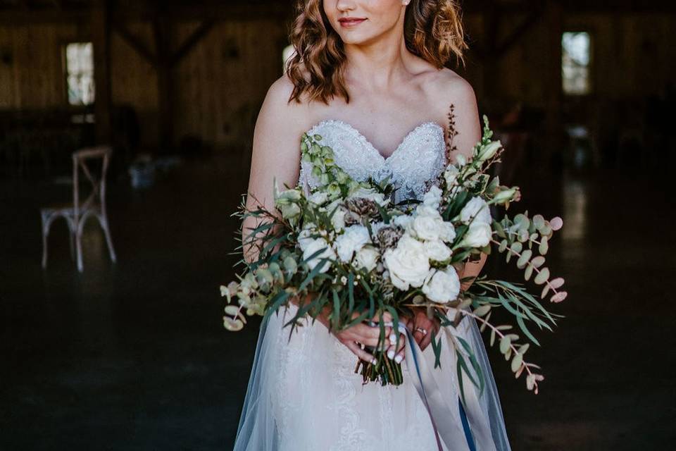 White and green bridal bouquet