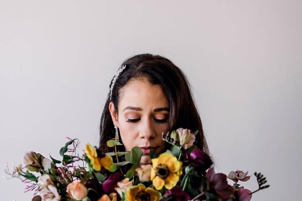 Moody bridal bouquet