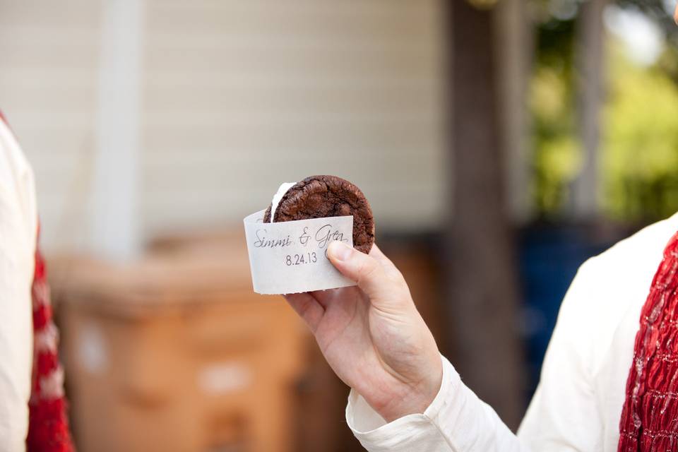 Our custom edible wrappers are a fun way to personalize your wedding dessert and minimize mess. Print your monogram, favorite quote, wedding date, or picture on potato paper with edible ink.