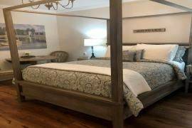 Harbor House Inn