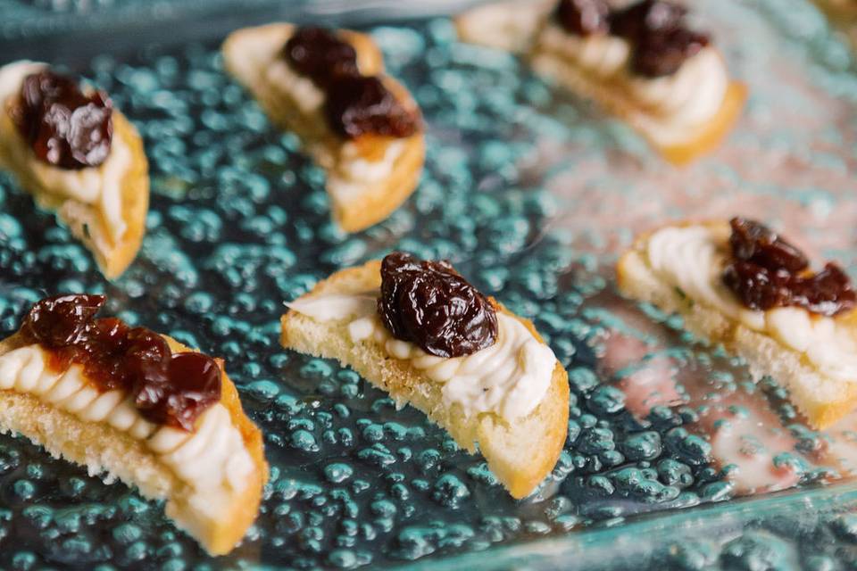 Cheese Crostini with Cherries