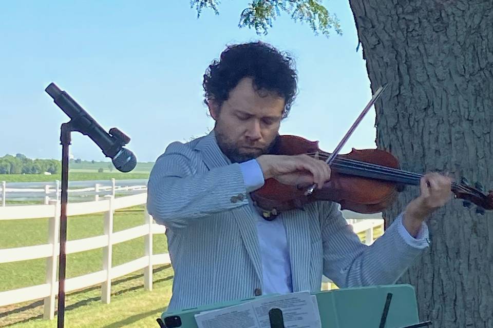 Outoor Violinist