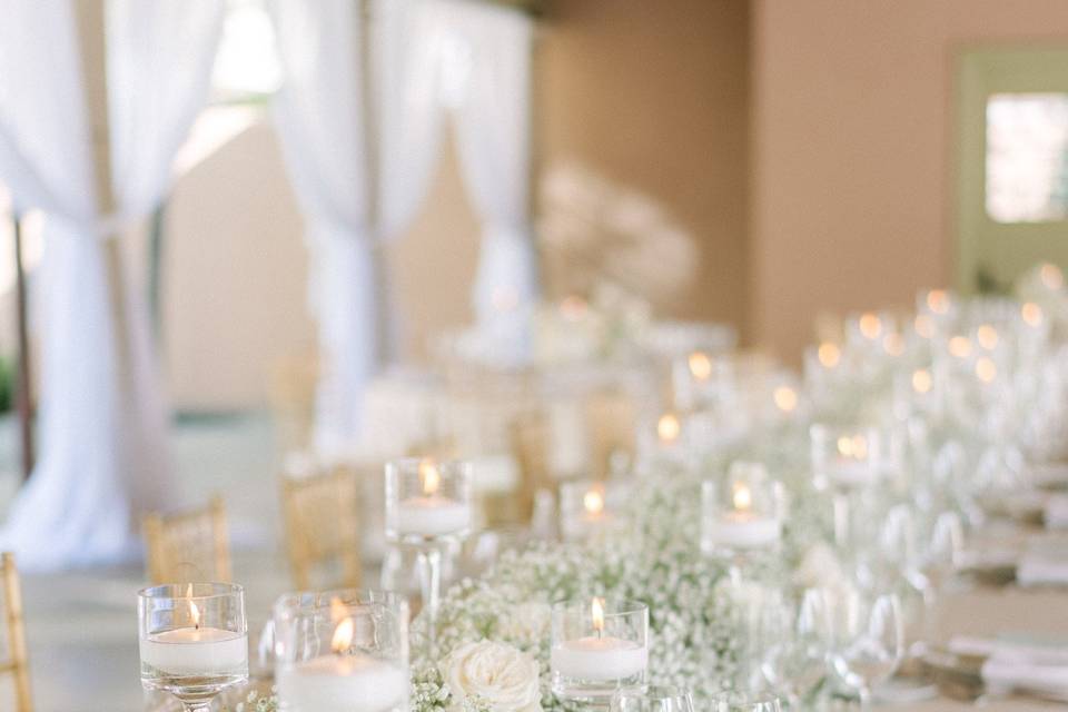 Eizabeth rose florals table
