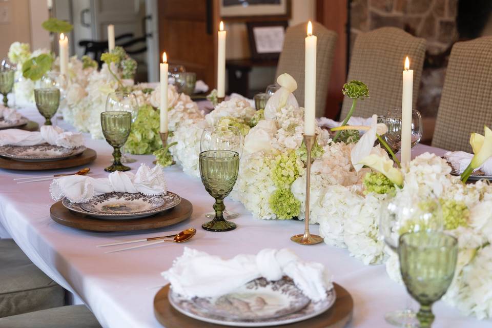 Eizabeth rose florals table