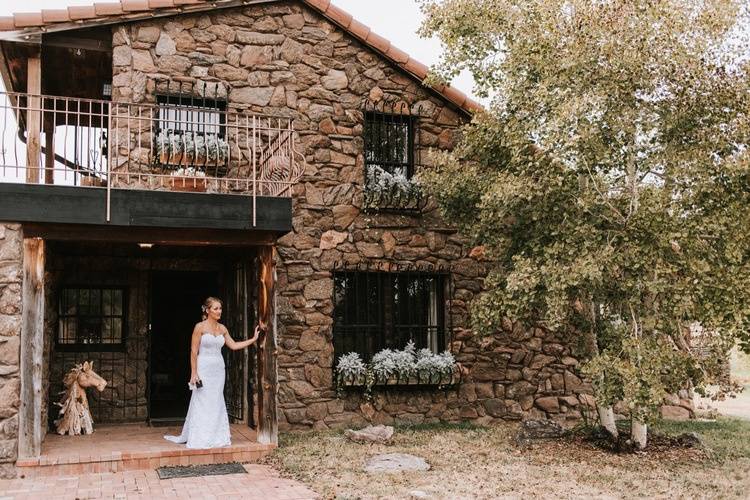 Rustic Cottage Bridal Suite