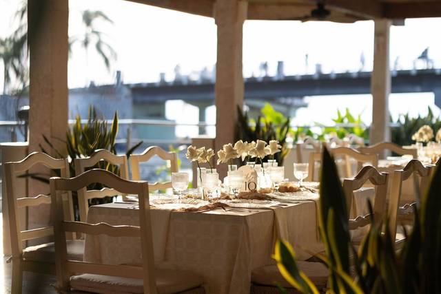 Dining room with river and bridge view