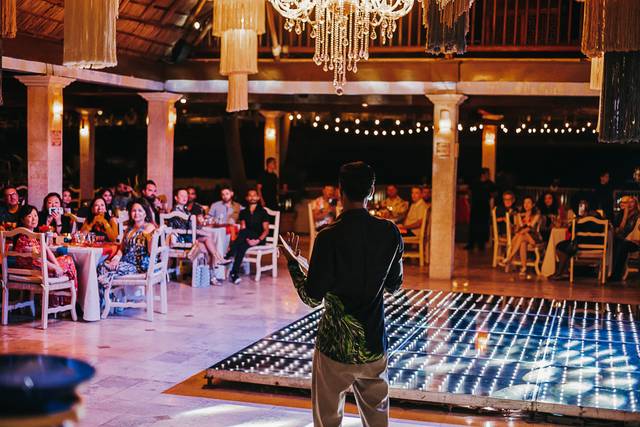 Reception salon and dance floor