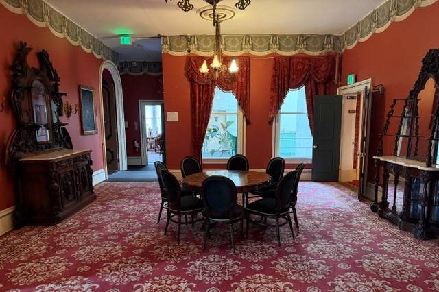 Piano Parlor Lobby