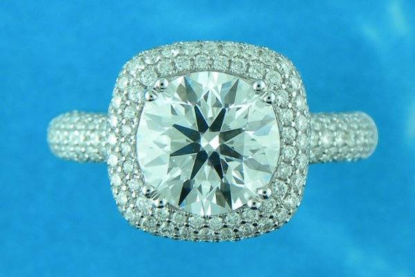 18kw diamond engagement ring