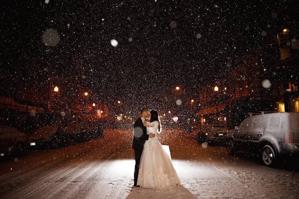 Snowing Wedding