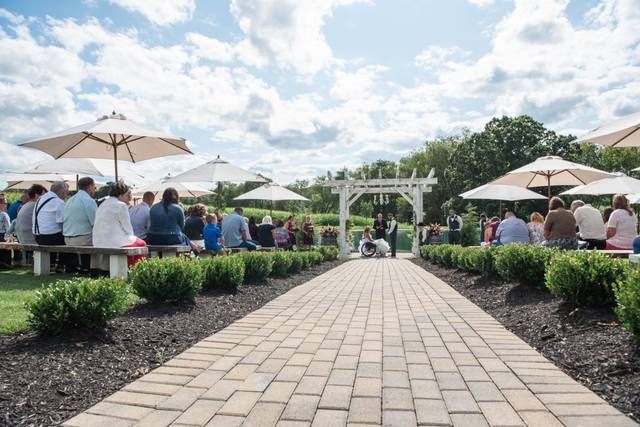 THE WHITE BARN AT LUCAS FARM