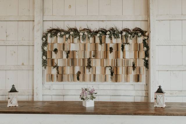 THE WHITE BARN AT LUCAS FARM