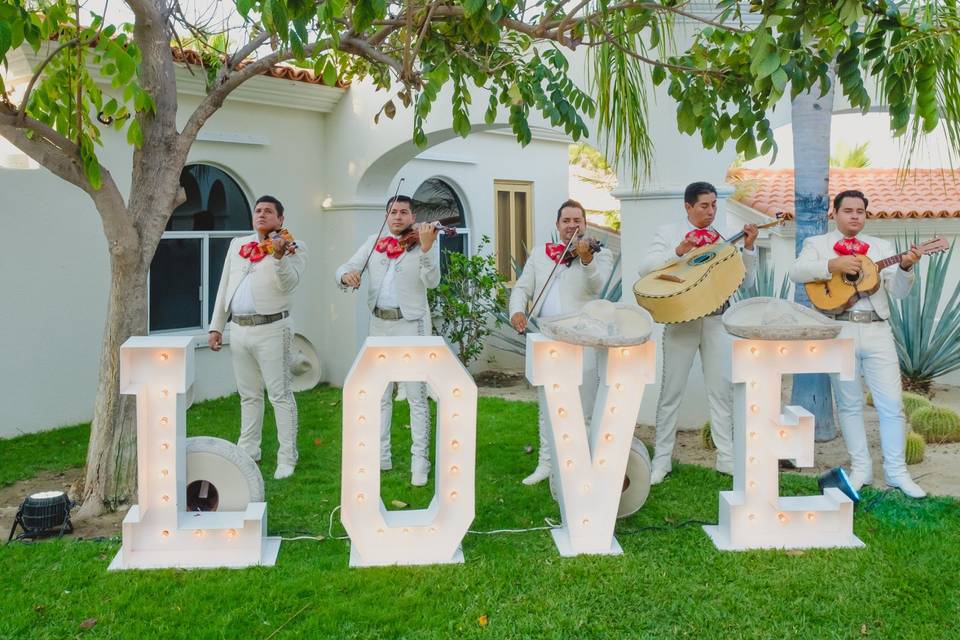 Mariachis Cocktail Hour