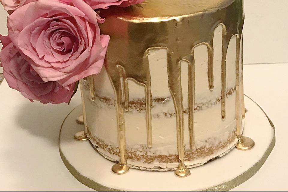 Floral/gold drip cake