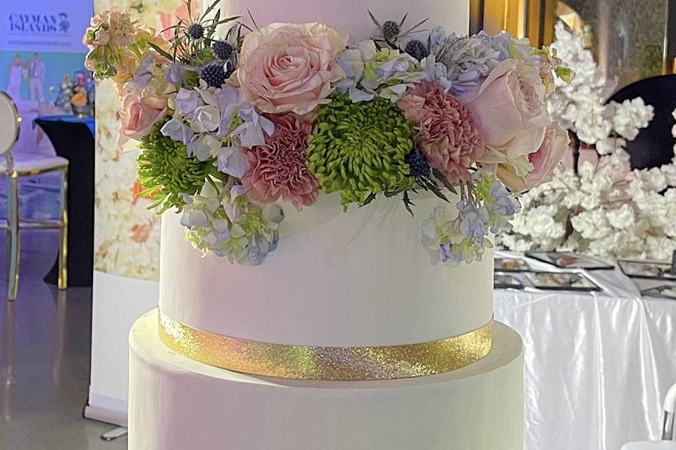 White gold and fresh flowers