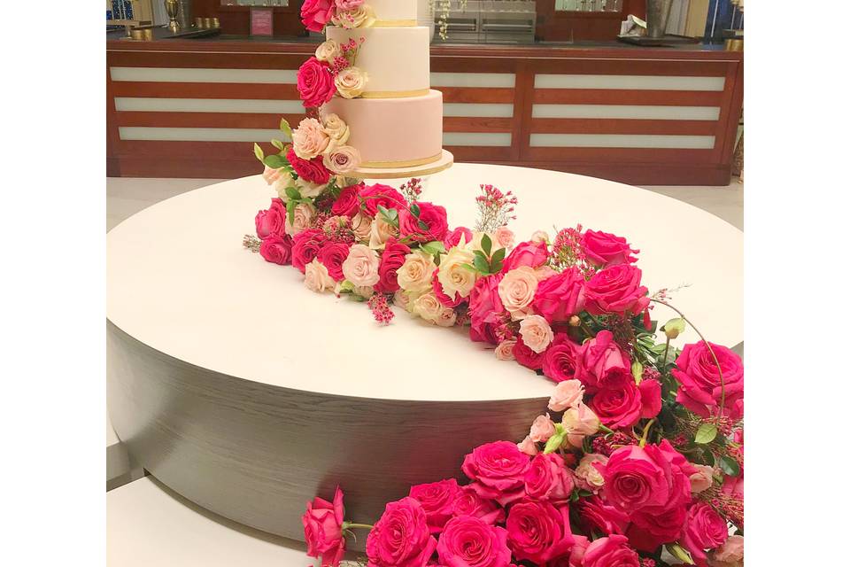 Pretty in pink wedding cake