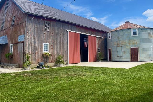 1882_Reserve_barn_2000px.jpg