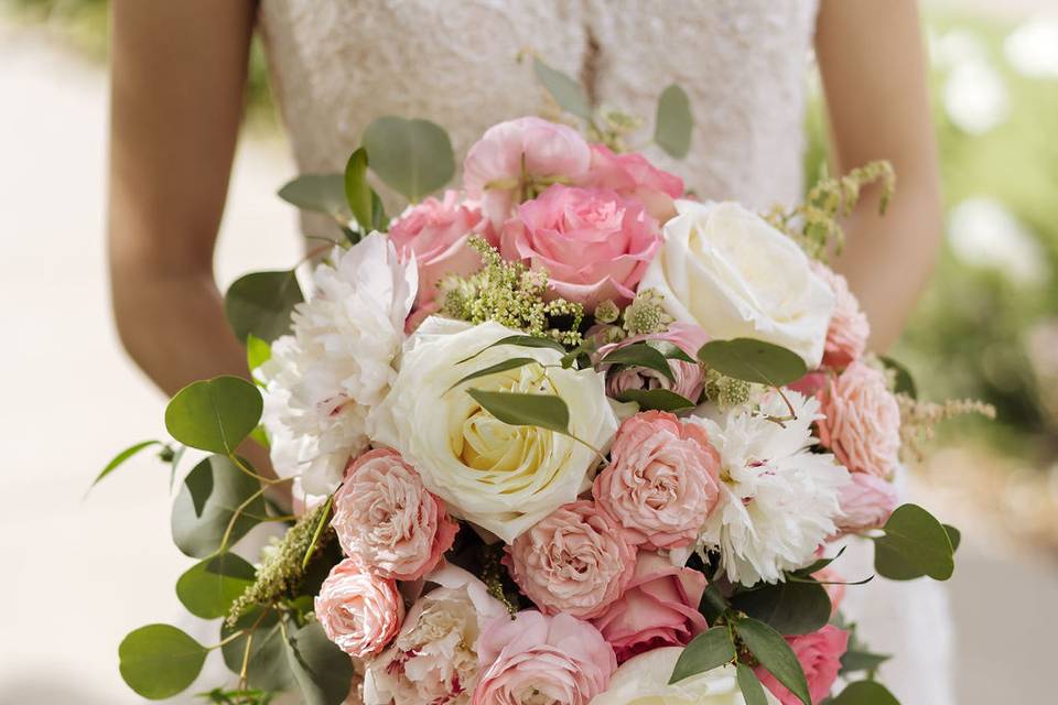 Cascading bridal bouquet