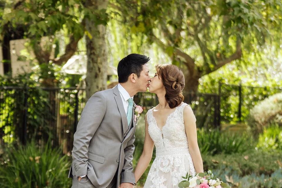 Cascading bridal bouquet