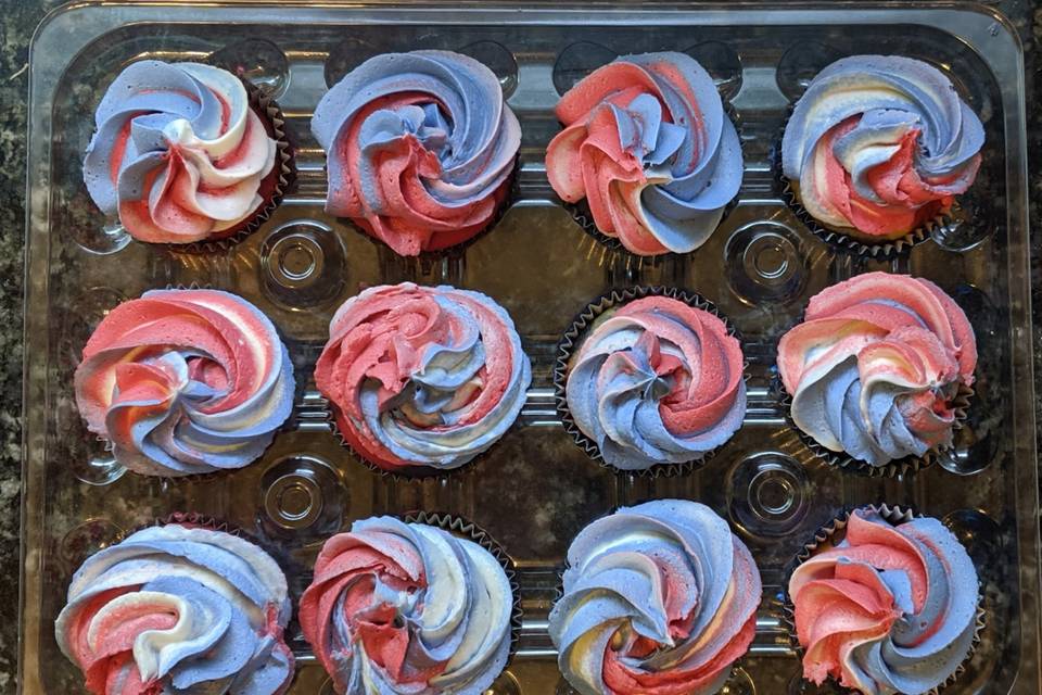 Tri-color buttercream cupcakes