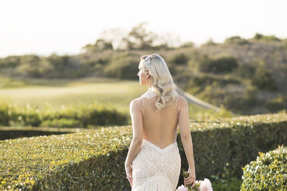 Planning & Design: @soniasharmaevents Design, Decor, & Rentals: @revelryeventdesign Florals: @bloomboxdesigns Photographer: @dukeimages Venue: @pelicanhillresort Table Top Rentals: @TheoniCollection Bridal Retailer: @abridebysamantha Bridal Designers: @samanthaelizabethdesign @naama_and_anat_bridal, @julievinobridal Cake: @specialcakesla Makeup & Hair: @makeuptherapy Paper Goods: @CordiallyCouture