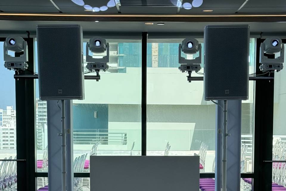 White DJ