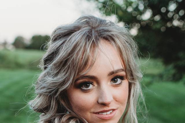 A bridal candid - Rachel Betson Photography