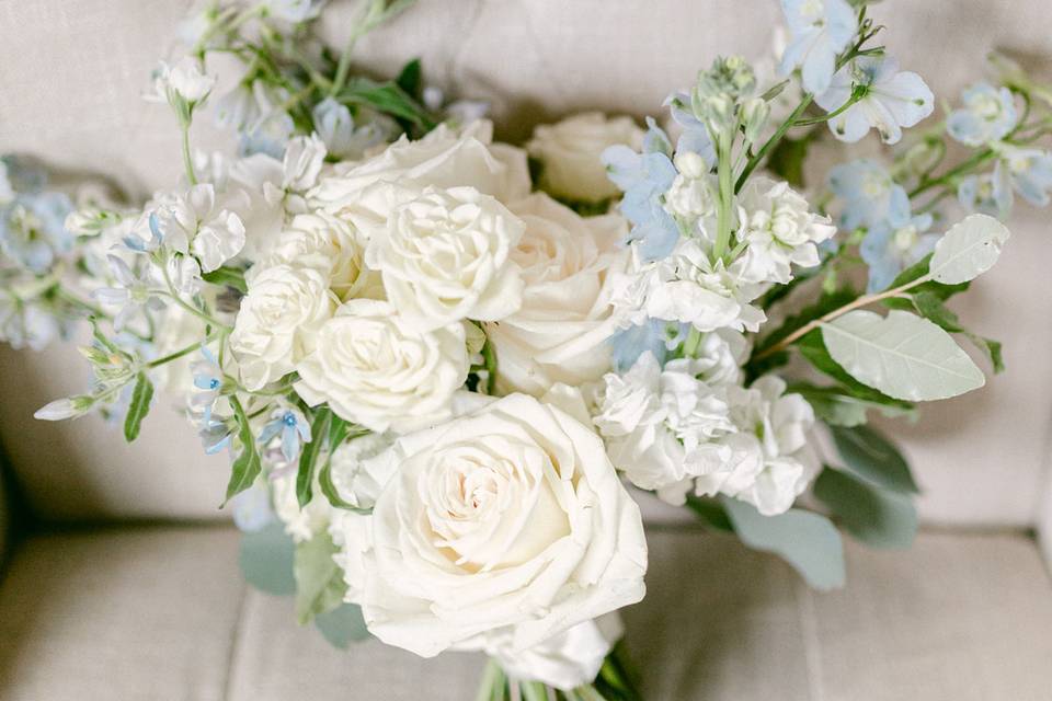 White and blue delphinium bouq