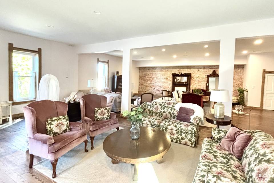Bridal suite seating