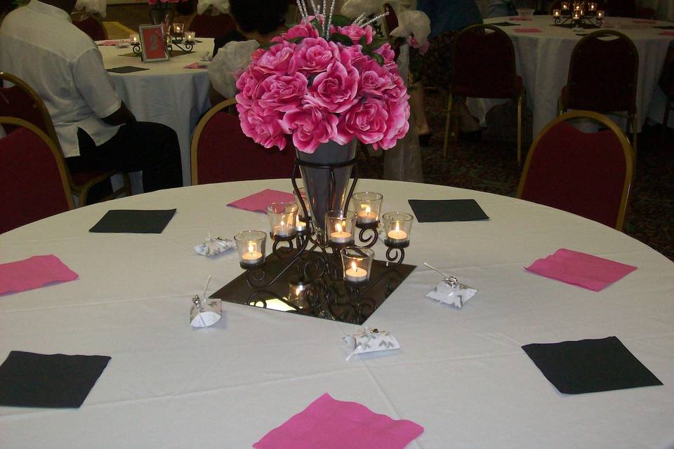 Pink roses centerpiece