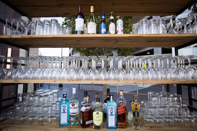 Middle room bar concept