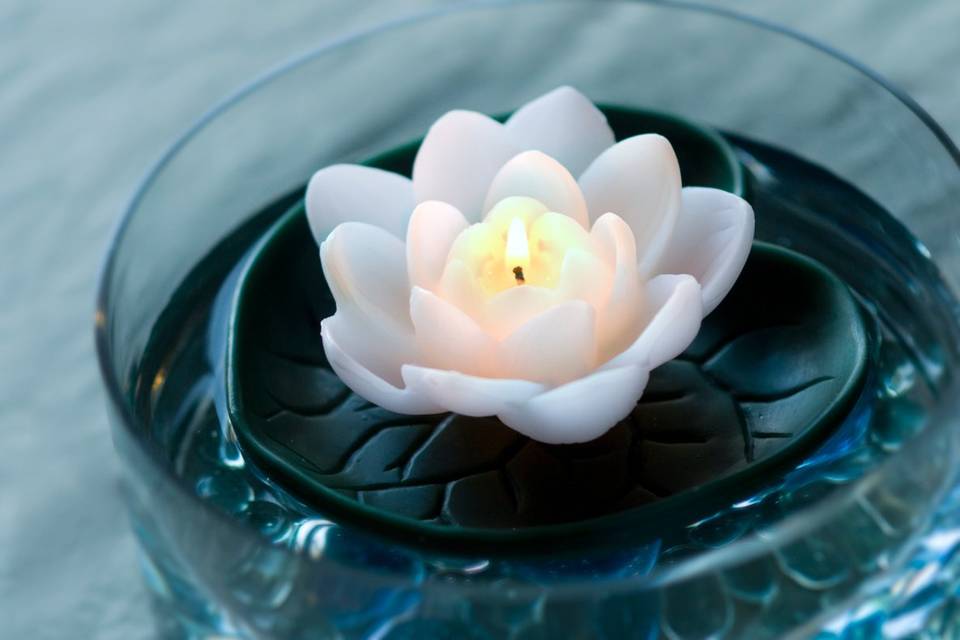 Water Lily Floating Candle.
