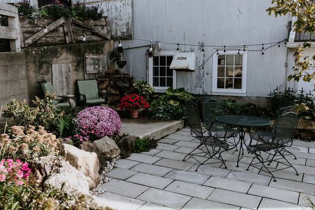 Backroad Barn & Gardens