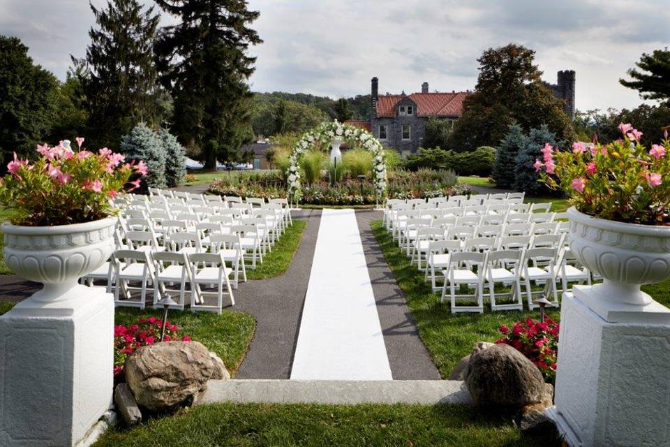 Statue Garden Ceremony