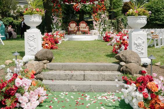 Statue Garden Ceremony