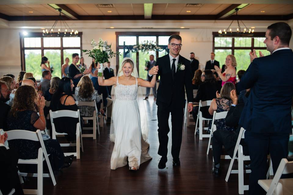 Ceremony kiss