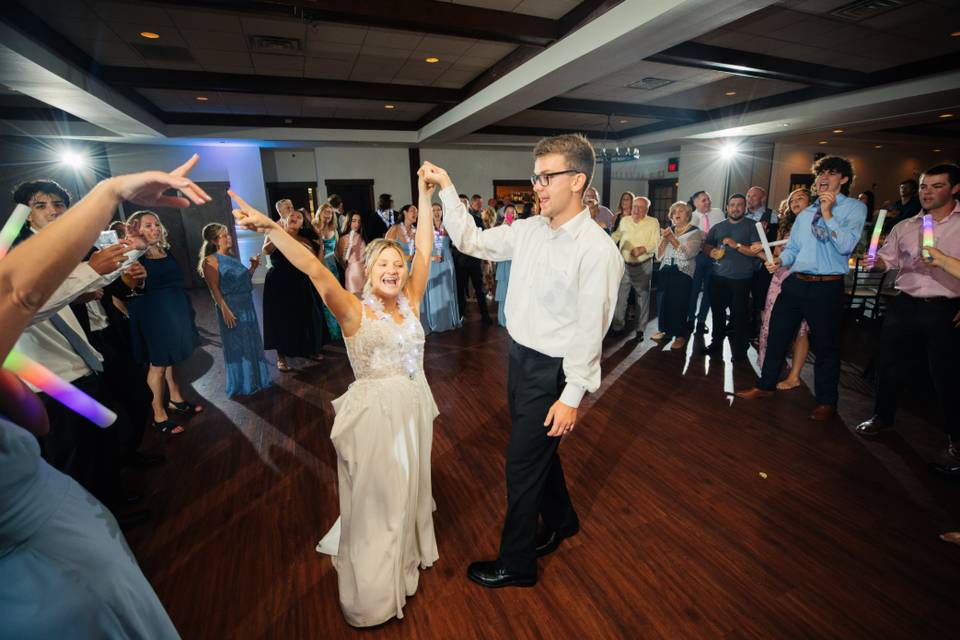 Groom lift