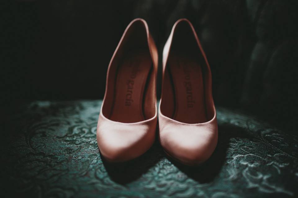 Elegant wedding shoes - The Carrs Photography